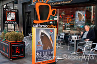 California Coffee is is one of the numerous restaurants which included a Titanic menú. “Last week, every other customer here was American,” said Ronan Byrne, the owner of California Coffee, a downtown Belfast restaurant. “We’re offering a Titanic menu now and I’m confident we’ll see a lot more tourists than we did last year.” Initial visitor reactions to the center, which charges a 13.50 pounds ($21.50) admission fee, have been mixed. Some were taken aback by the merchandise on sale at the center. “I don’t like how they are cashing in on the disaster by selling memorabilia in the shop,” said John Engels, visiting from the Netherlands. “That makes me uncomfortable. It was a disaster: I’m not sure it’s right to sell key rings about it.” 