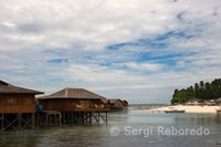 Mabul Island offers accommodation to the beach for divers.
