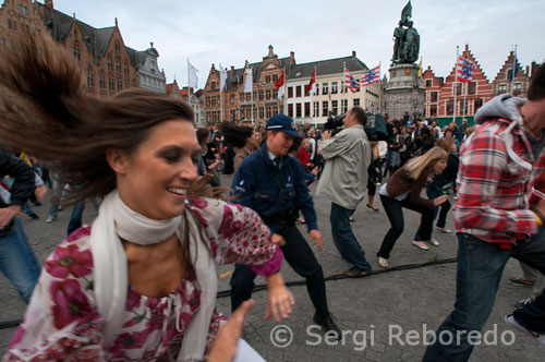 Flashmob at the Mark during the Autoloze Zondag festival.