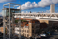Marolles panoramic elevator. Place Poelaert. (Every day from 7:00 to 23:00 / free). <M> Louise. To bridge the gap that separates Marolles area Courthouse created this glass elevator that also offers unbeatable views of the neighborhood.