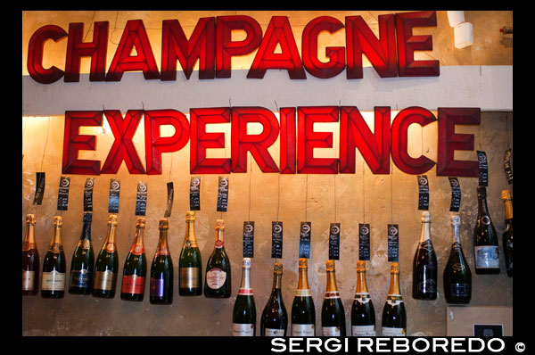 In Belgium have begun to proliferate wine bars that offer the possibility of desgustar fine wines and champagnes, domestic and import. Champagne Experience. CHAMPAGNE CHAMPAGNE TASTING WINE SPAIN AND FRANCE AND ITALY IN BRUSSELS