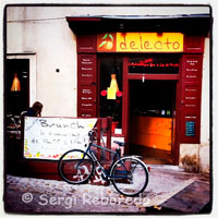 Delecto, one of the many restaurants located in Montpellier.