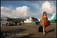 Arriving at the airport of El Nido. Several planes of various airlines flying from Puerto Princesa airport or from Manila. Palawan. 