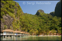Cabins El Nido Resort complex on the island Miniloc. Cheap all inclusive. Palawan. 