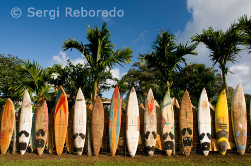 Verja decorada con tablas de surf. Huelo. Maui.