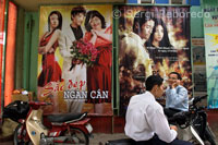 Películas vietnamitas anunciadas en las calles de Ciudad Ho Chi Minh.