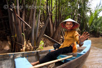 Recorrido en barco por las aldeas cercanas a My Tho. Canal de Bao Dinh. Delta del Mekong. 